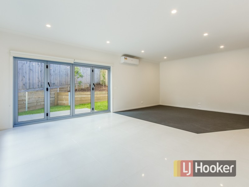 2/5 McCardle Court, Endeavour Hills VIC 3802