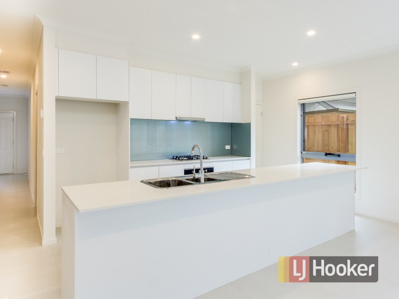 2/5 McCardle Court, Endeavour Hills VIC 3802