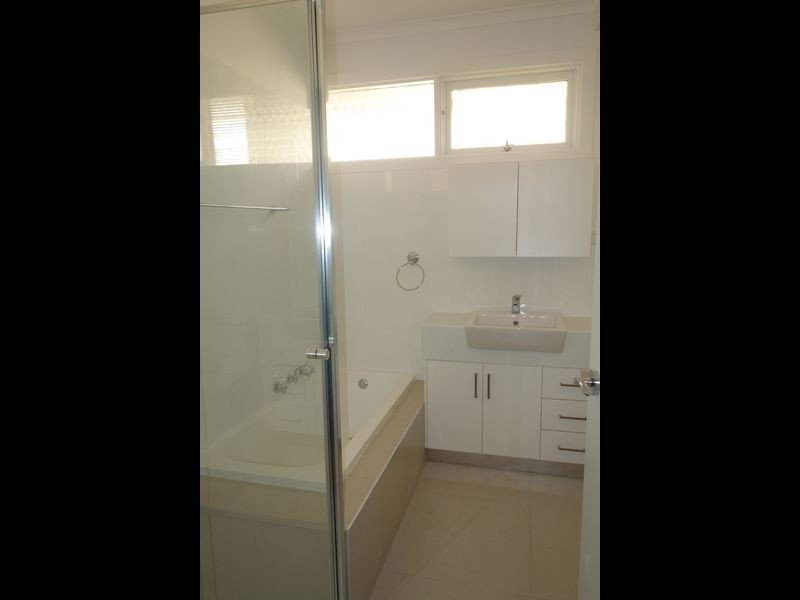 10 Meredith Street, Noble Park VIC 3174