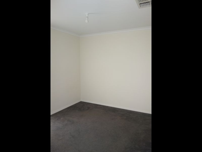 55 Fallingwater Drive, Pakenham VIC 3810