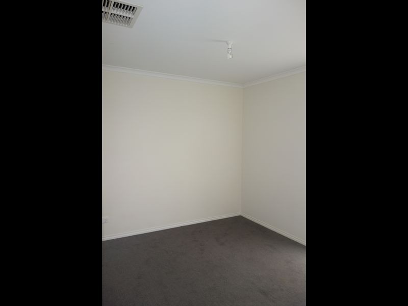 55 Fallingwater Drive, Pakenham VIC 3810