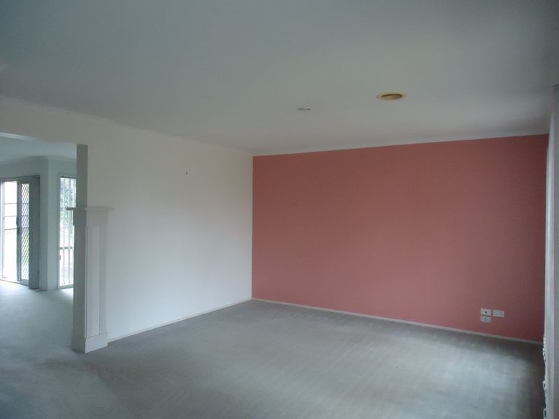 16 Claremont Glen, Berwick VIC 3806