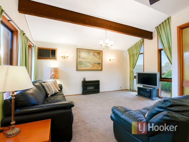 6 Avenel Place, Endeavour Hills VIC 3802