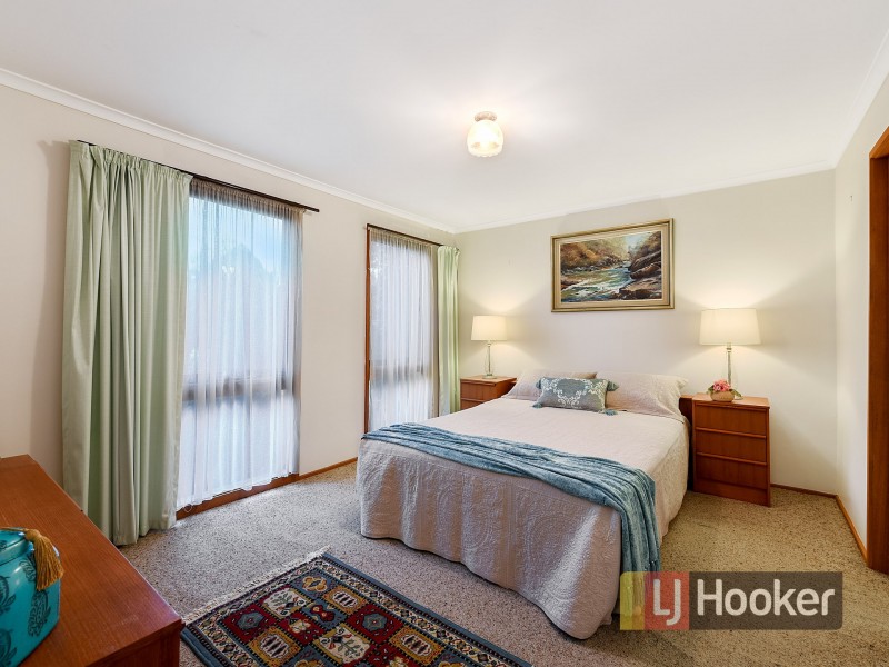 6 Avenel Place, Endeavour Hills VIC 3802