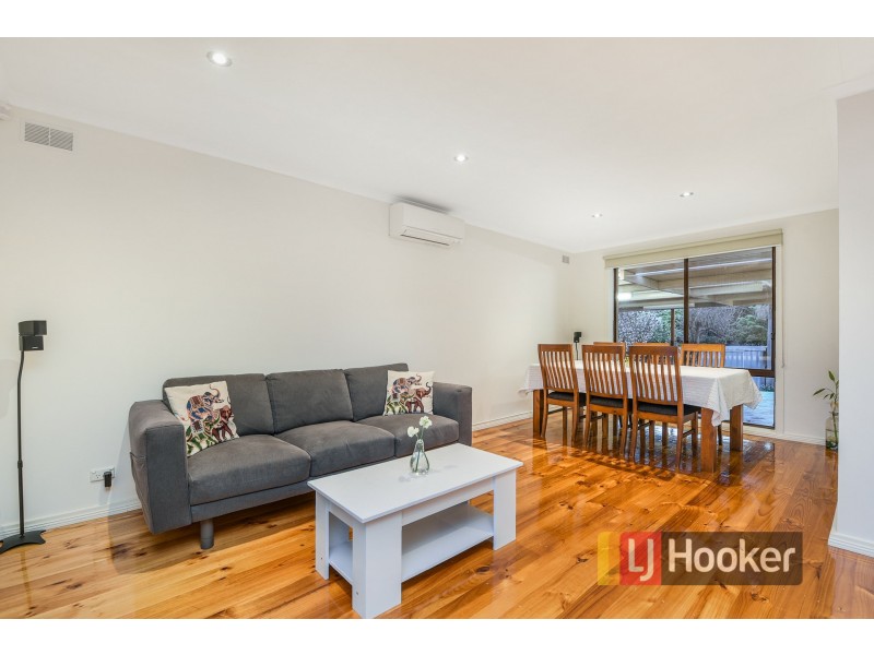 63 Sydney Parkinson Avenue, Endeavour Hills VIC 3802