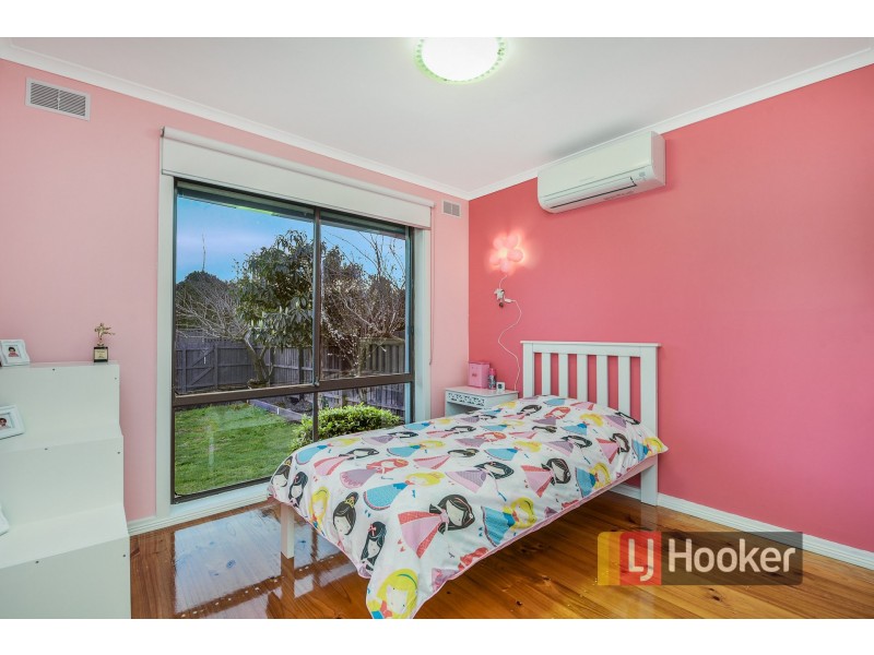 63 Sydney Parkinson Avenue, Endeavour Hills VIC 3802