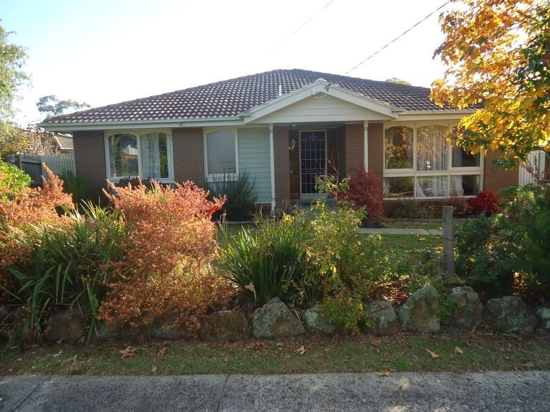 24 Evan Street, Berwick VIC 3806