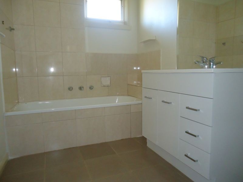 24 Evan Street, Berwick VIC 3806