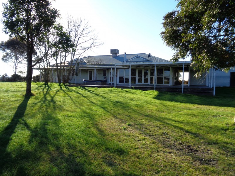235 Clyde-Five Ways Road, Clyde VIC 3978