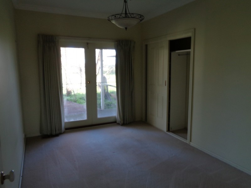 235 Clyde-Five Ways Road, Clyde VIC 3978