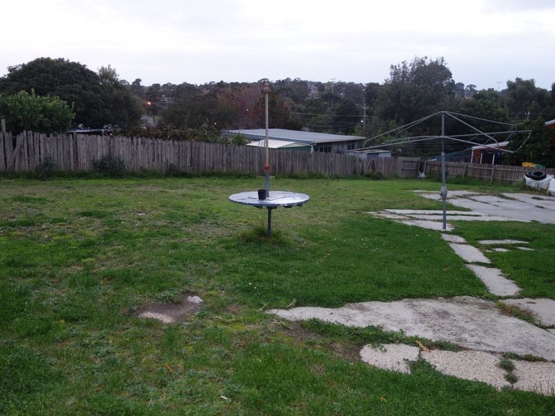 8 Laburnum Grove, Doveton VIC 3177