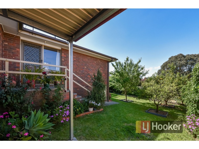 42 Singleton Drive, Endeavour Hills VIC 3802