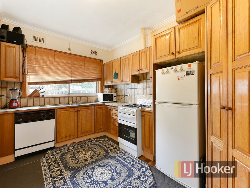 18 Fifth Avenue, Dandenong VIC 3175