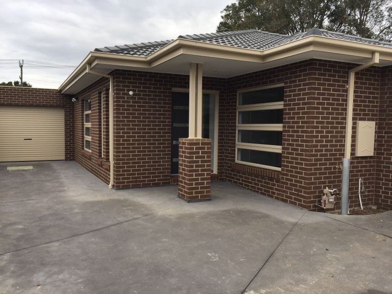 2/2 Cercis Court, Doveton VIC 3177