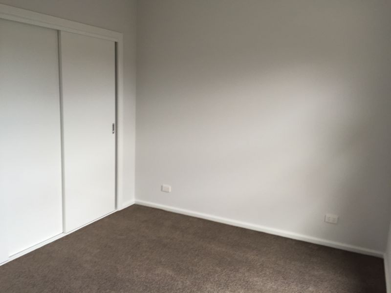 2/2 Cercis Court, Doveton VIC 3177