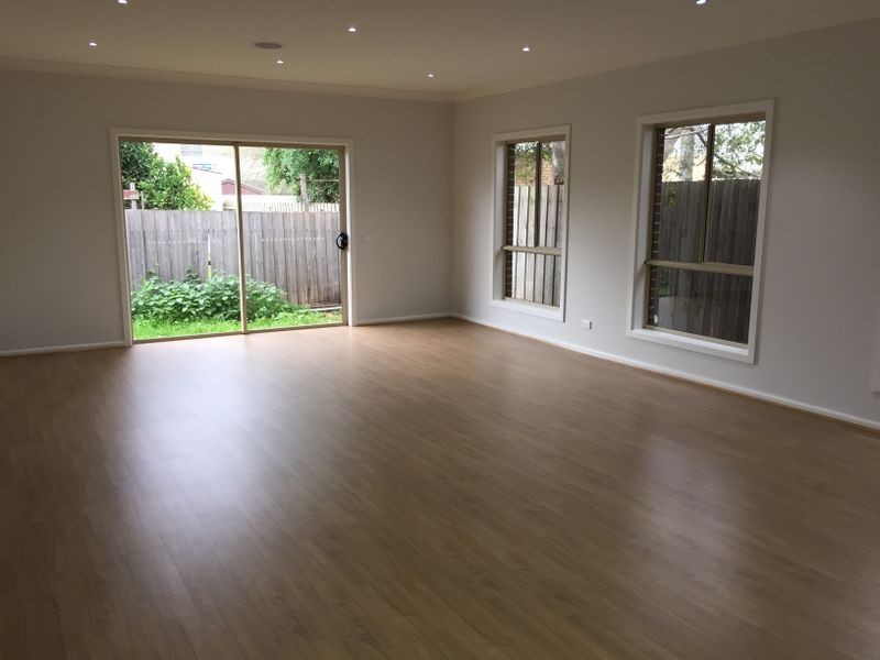 2/2 Cercis Court, Doveton VIC 3177