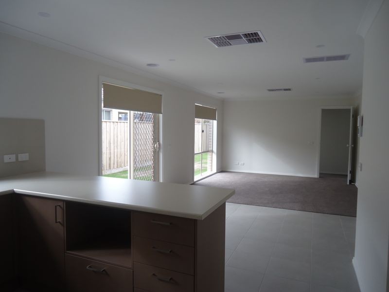 13 Campaspes Street, Clyde North VIC 3978