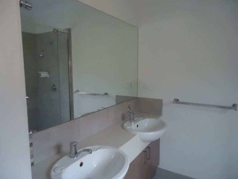 13 Campaspes Street, Clyde North VIC 3978