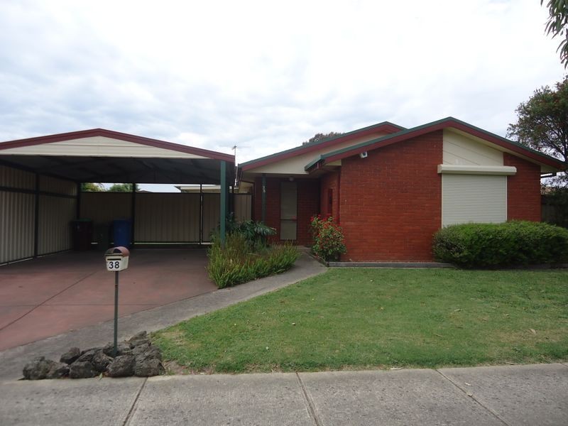 38 Narellan Drive, Hampton Park VIC 3976