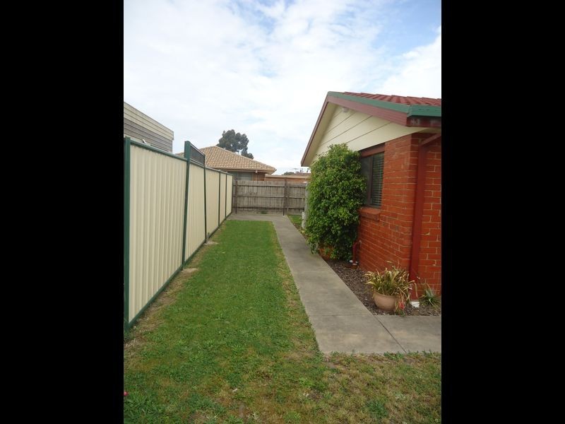 38 Narellan Drive, Hampton Park VIC 3976