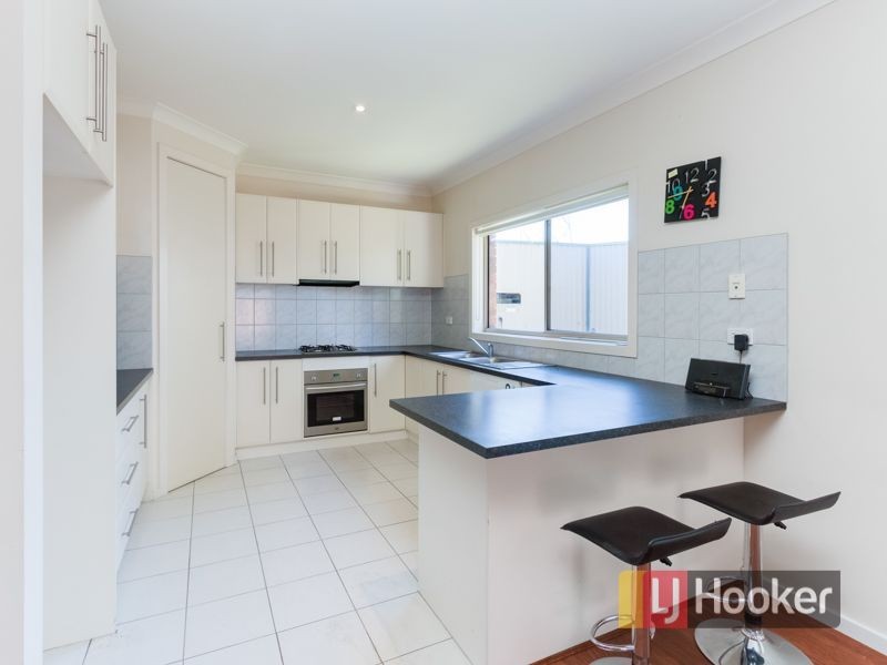2/136 Emily Drive, Hallam VIC 3803