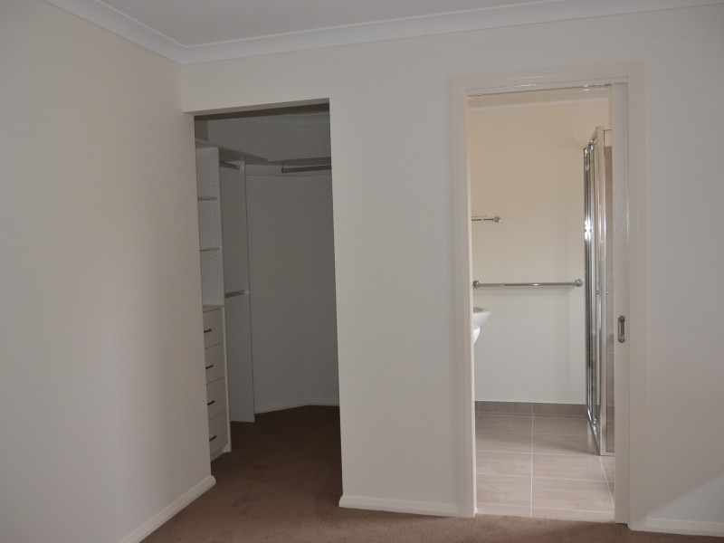 48 Belcam Circuit, Clyde North VIC 3978