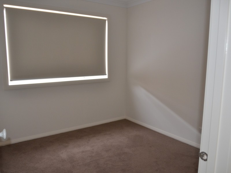 6 Goodison Road, Clyde North VIC 3978