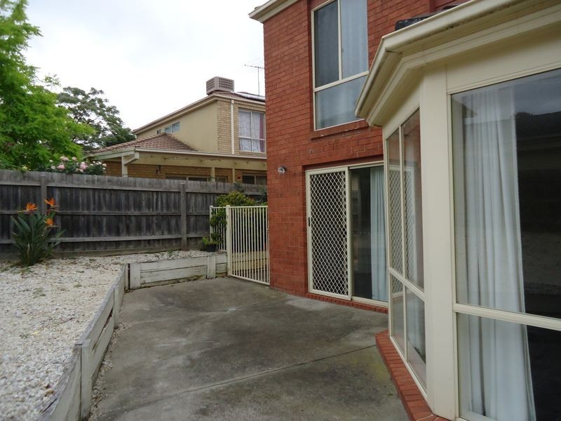 15 Erica Close, Endeavour Hills VIC 3802