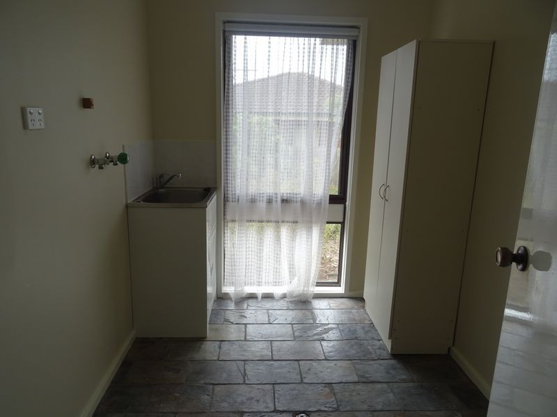 2 Whitestone Court, Endeavour Hills VIC 3802