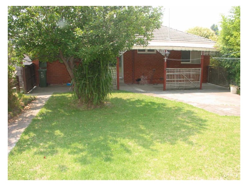 5 Sandy Court, Dandenong North VIC 3175