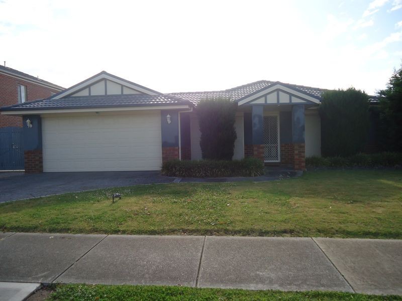 126 Berwick Springs Promenade, Narre Warren VIC 3805