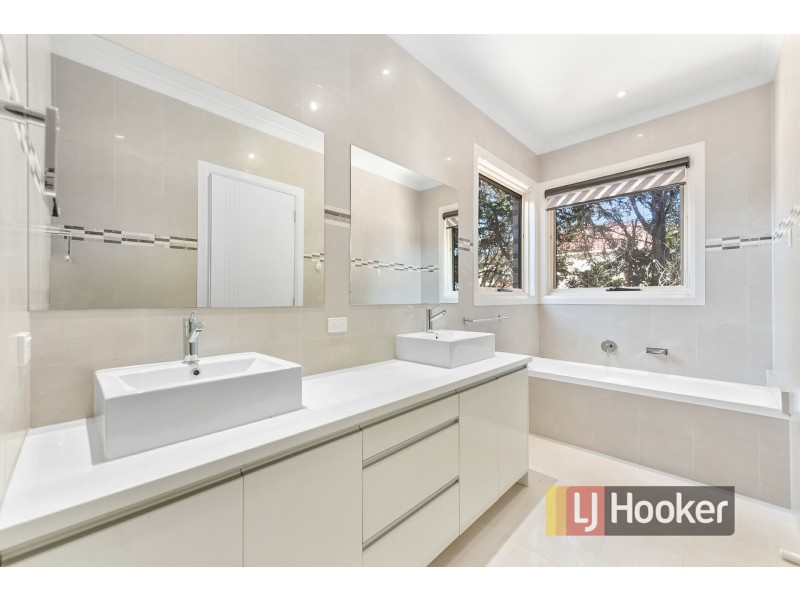 6-8 Cranston Close, Narre Warren North VIC 3804