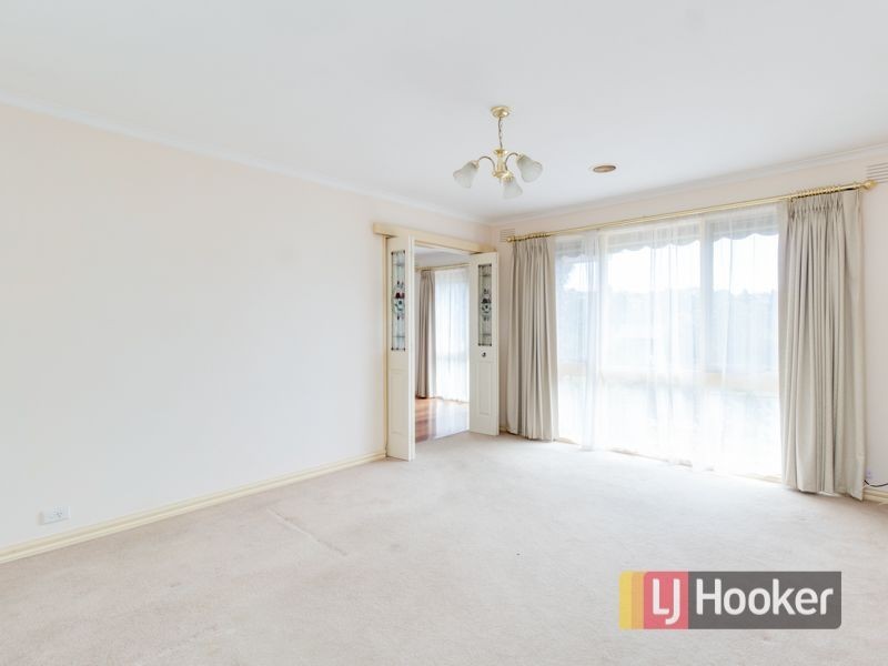 30 Sydney Parkinson Avenue, Endeavour Hills VIC 3802