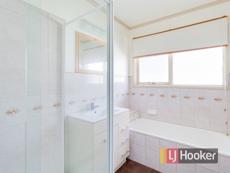 30 Sydney Parkinson Avenue, Endeavour Hills VIC 3802