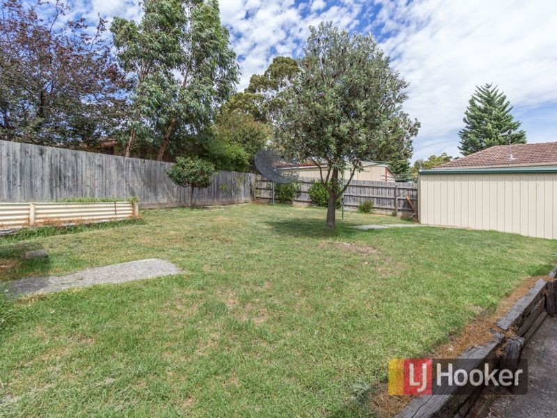 30 Sydney Parkinson Avenue, Endeavour Hills VIC 3802