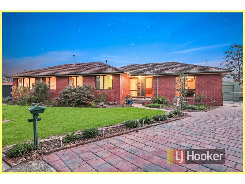 4 Gracilis Court, Endeavour Hills VIC 3802