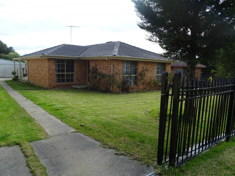 33 Inverness Street, Endeavour Hills VIC 3802