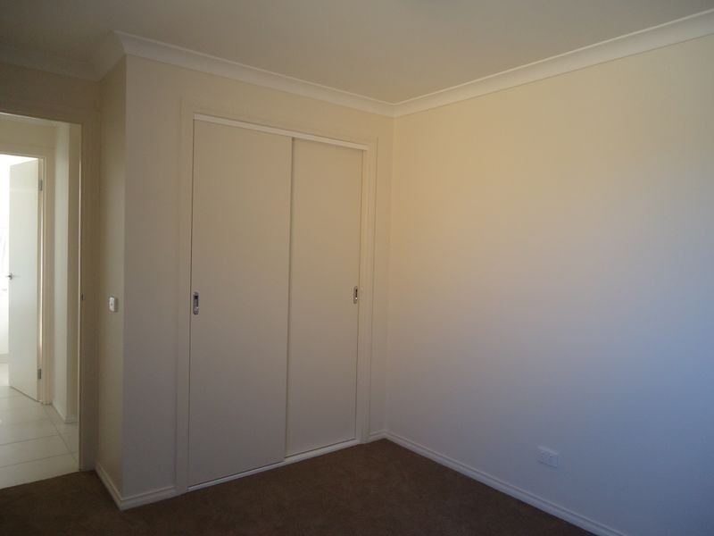 4/24 Hughes Crescent, Dandenong North VIC 3175