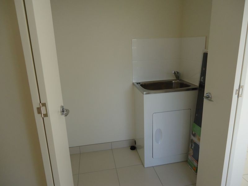 4/24 Hughes Crescent, Dandenong North VIC 3175