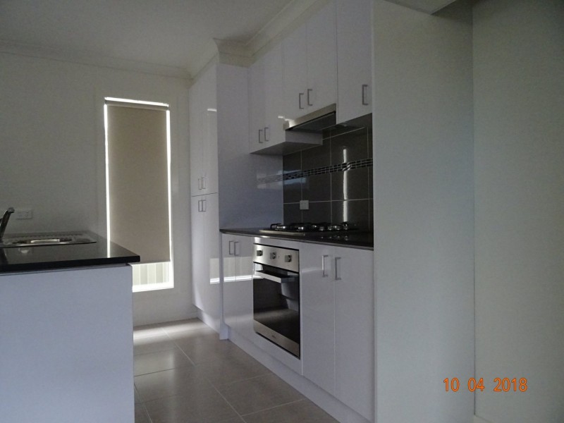 17 Renlik Circuit, Cranbourne VIC 3977