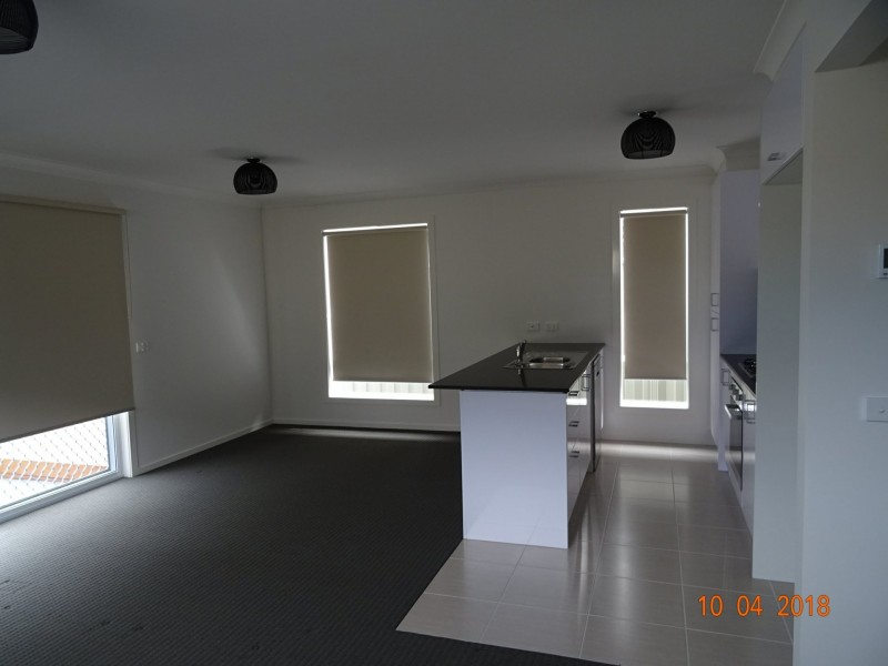 17 Renlik Circuit, Cranbourne VIC 3977