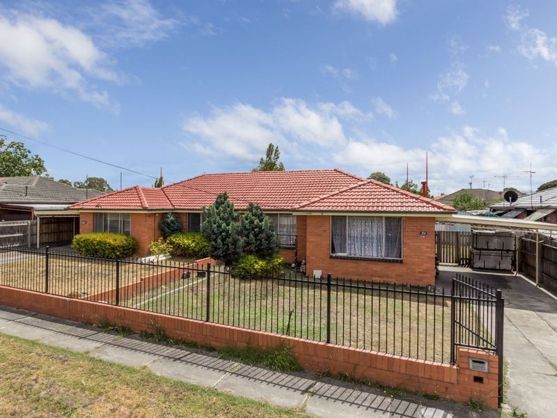 2/31 Nicole Avenue, Dandenong North VIC 3175