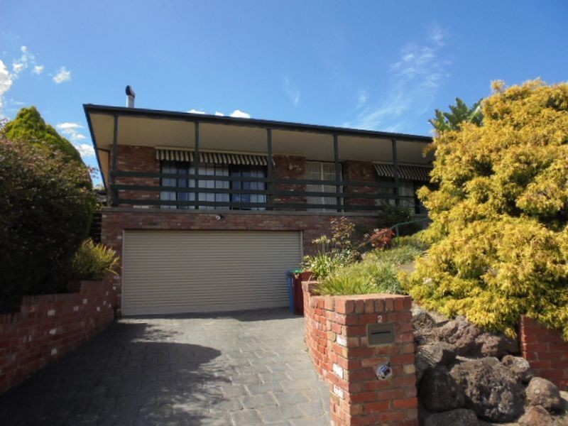 2 Monkhouse Drive, Endeavour Hills VIC 3802