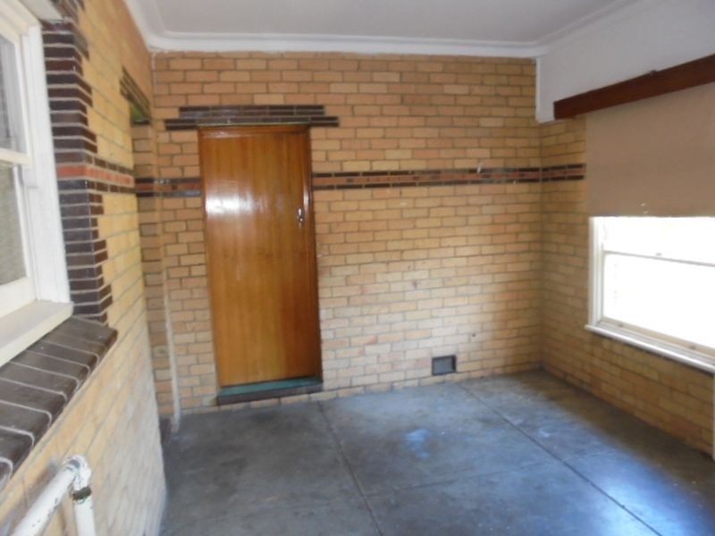 6 Canberra Avenue, Dandenong VIC 3175