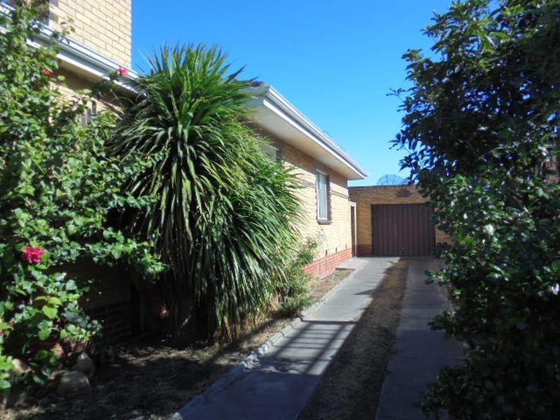 6 Canberra Avenue, Dandenong VIC 3175