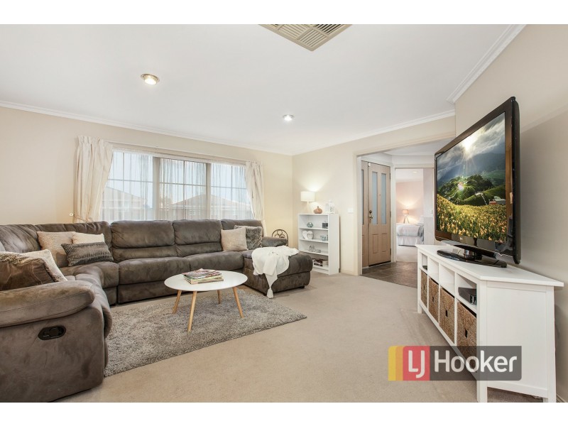 12 George Bass Avenue, Endeavour Hills VIC 3802