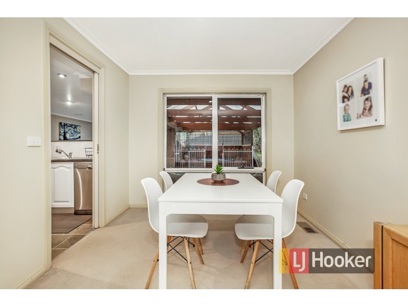 12 George Bass Avenue, Endeavour Hills VIC 3802