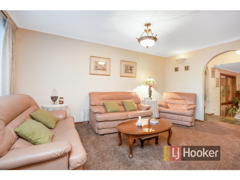 86 John Fawkner Drive, Endeavour Hills VIC 3802