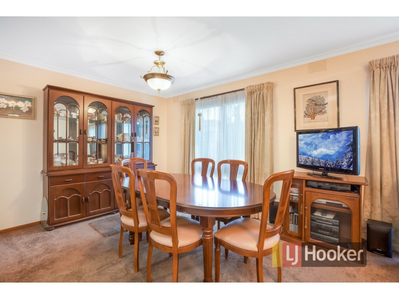 86 John Fawkner Drive, Endeavour Hills VIC 3802