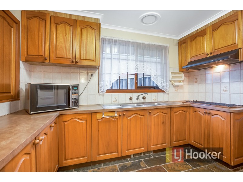 86 John Fawkner Drive, Endeavour Hills VIC 3802